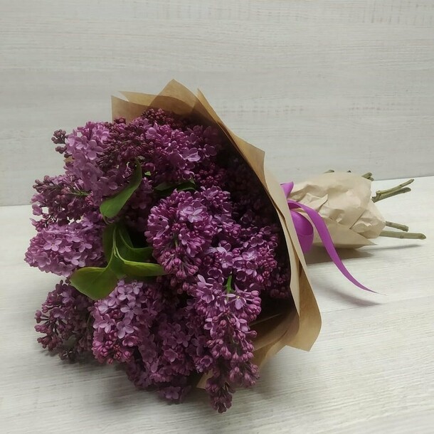 Букет из сирени, артикул F1273074 - 3770 рублей, доставка по городу. Flawery - доставка цветов