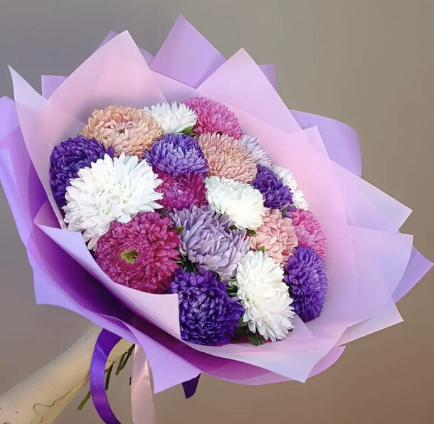 Букет астр за 3990₽ с доставкой в Москве от MagazinFlowers на Flawery