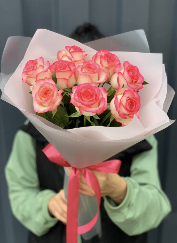 Букет из роз 🌹 за 2290₽ с доставкой в Москве от MagazinFlowers на Flawery