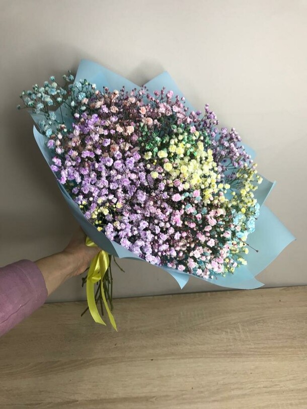 Букет цветов Радужная гипсофила за 3900₽ с доставкой в Москве от Цветочная история на Flawery