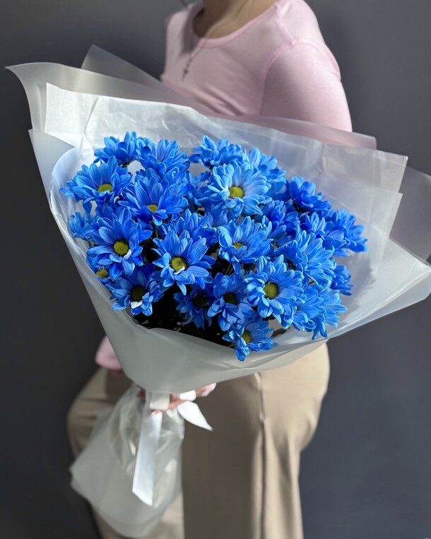 Букет 5 синих кустовых хризантем за 3220₽ с доставкой в Москве от Flowers farm на Flawery