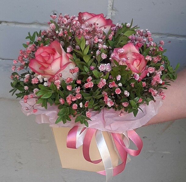 Букет роз джумилии 🌹🌹🌹 за 900₽ с доставкой в Москве от БериБукетик на Flawery