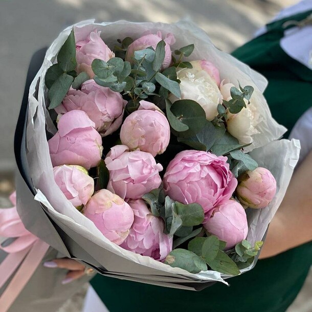 Букет цветов Пионы за 8800₽ с доставкой в Москве от Elvira flovers на Flawery