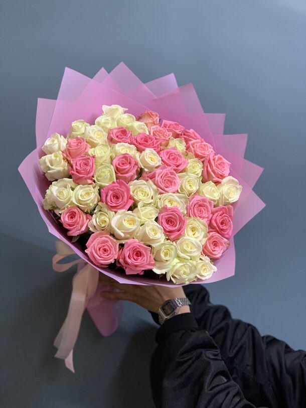 Букет цветов Роза микс за 14634₽ с доставкой в Москве от Elvira flovers на Flawery