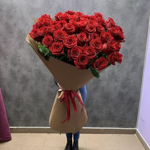 Букет цветов Роза 80 см за 18420₽ с доставкой в Москве от Elvira flovers на Flawery