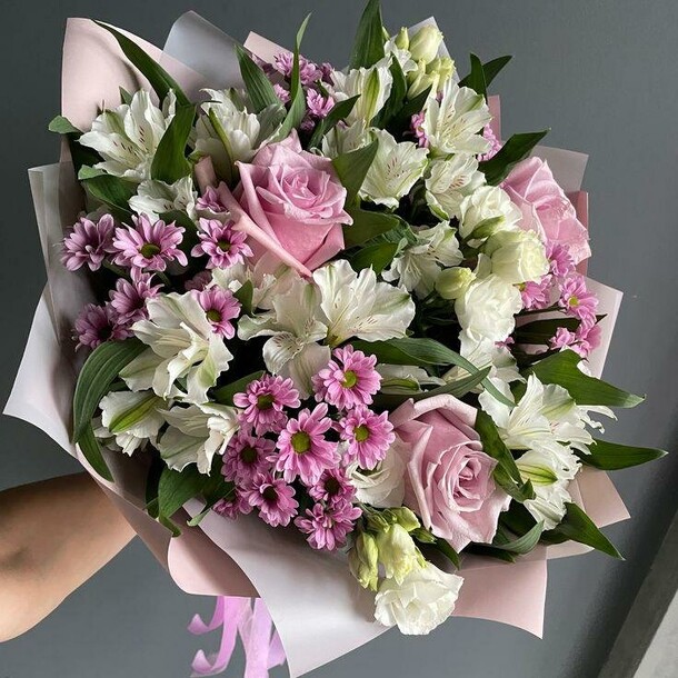 Букет микс ( м ) за 7600₽ с доставкой в Москве от Elvira flovers на Flawery