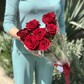 Букет из красных голландских роз в прозрачной пленке, 7 шт