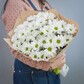Букет живых цветов из 9 белых хризантем
