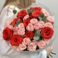 Букет красных роз и розовых кустовых роз с эвкалиптом в матовой упаковке Арт. 180