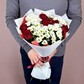 Букет из белой ромашковой хризантемой сантини и красной кенийской розой
