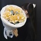 Букет с французской розой и эвкалиптом в стильной упаковке