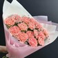 Монобукет из 15 гвоздик и серебряных коробочек льна