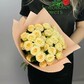 Букет из кремовых кустовых роз