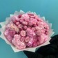 Розовое облако из гортензий и кустовых пионовидных роз Леди Бомбастик