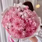 Авторский букет: розовая хризантема, натуральный хлопок, лагурус