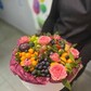 Шайба с фруктами и цветами