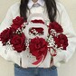 Красные французские розы в сумочке