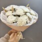Букет из кустовых хризантем и лагуруса