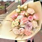 Букет из пионовидной, кустовой розы и пшеницы