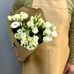 Букет из 5 белых эустом в крафте
