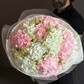 Воздушный букет с гортензией и кустовыми ромашками