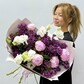 Весенний букет с ароматной сиренью нежными пионами и эустомой