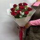 Букет из красных роз 9 шт с эвкалиптом
