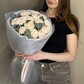 Букет из диантусов с эвкалиптом