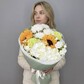 Солнечный авторский букет с подсолнухами, белой гортензией и ромашками