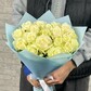Белые розы 19 шт 50 см в голубой упаковке