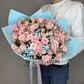 Изысканный букет розовых кустовых роз