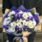 Букет из ирисов и хризантемы